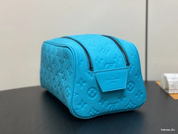 POUCH-28*15*16.5cm LOUIS VUITTON DOPP KIT TOILET 0330